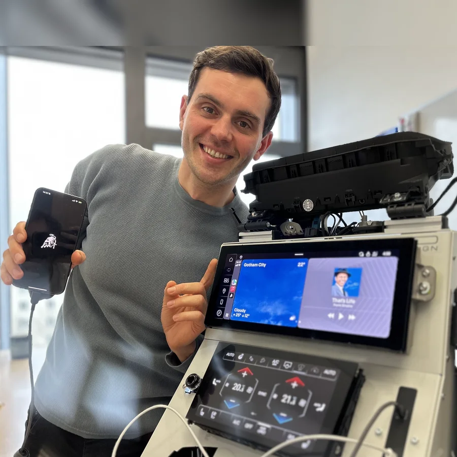Ixhen at a CarPlay test head unit